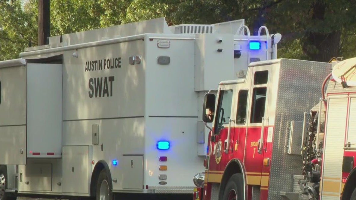 Man in custody after East Austin SWAT call